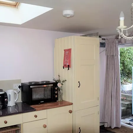 Apartment Cosy Self-contained Studio Flat In Bristol