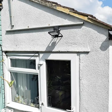 Cosy Self-contained Flat In Daire Bristol