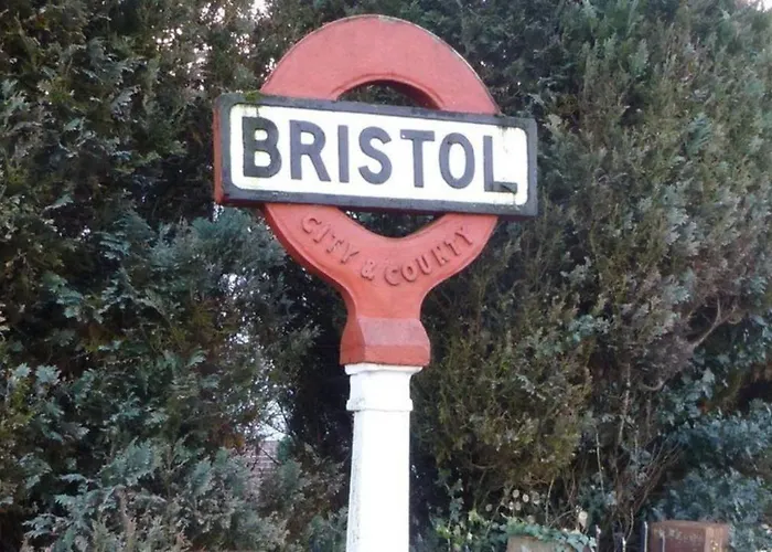 Cosy Self-contained Flat In Apartmán Bristol