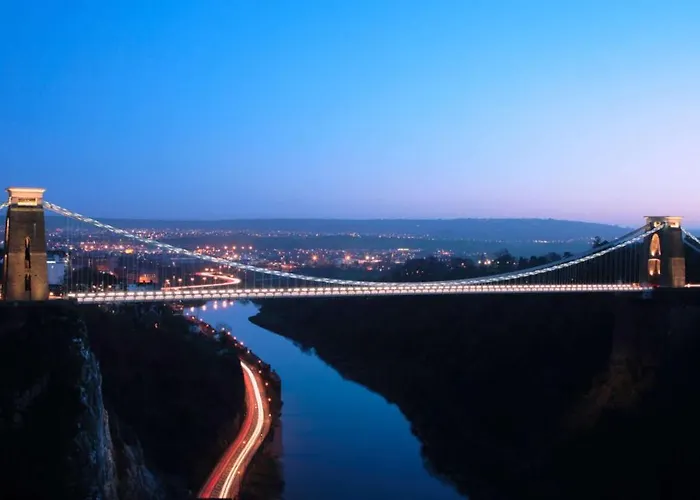 Cosy Self-contained Flat In بريستول