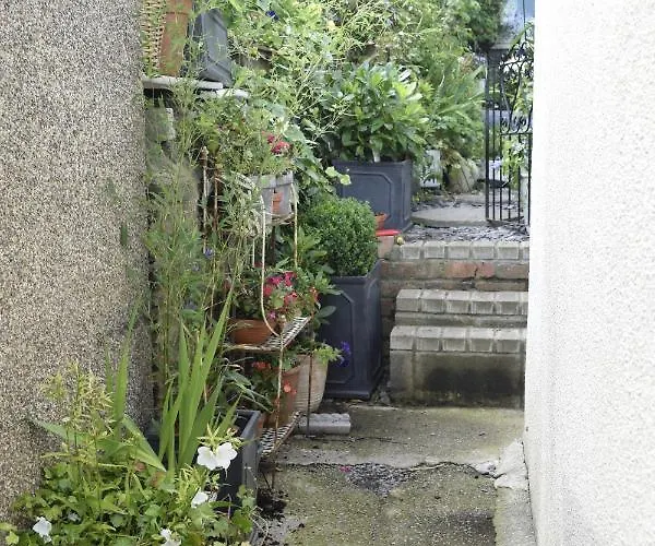 Cosy Self-contained Flat In * بريستول