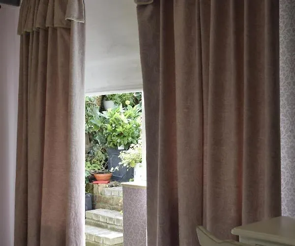 Cosy Self-contained Flat In * ブリストル