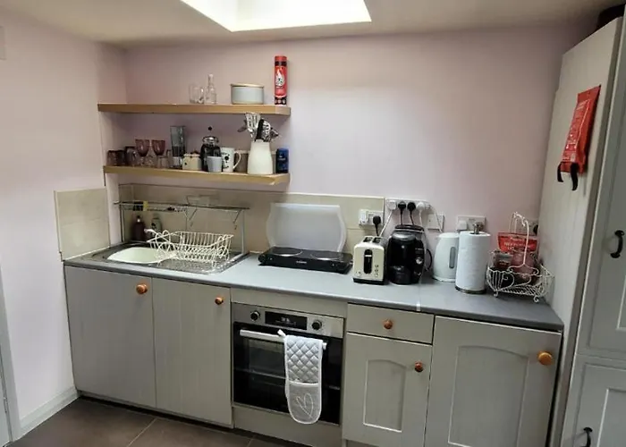 شقة Cosy Self-contained Flat In *