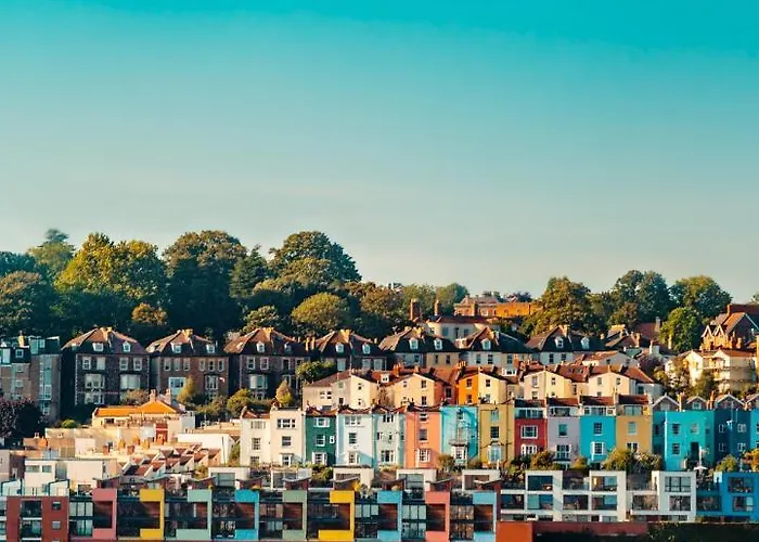 Cosy Self-contained Flat In דירה